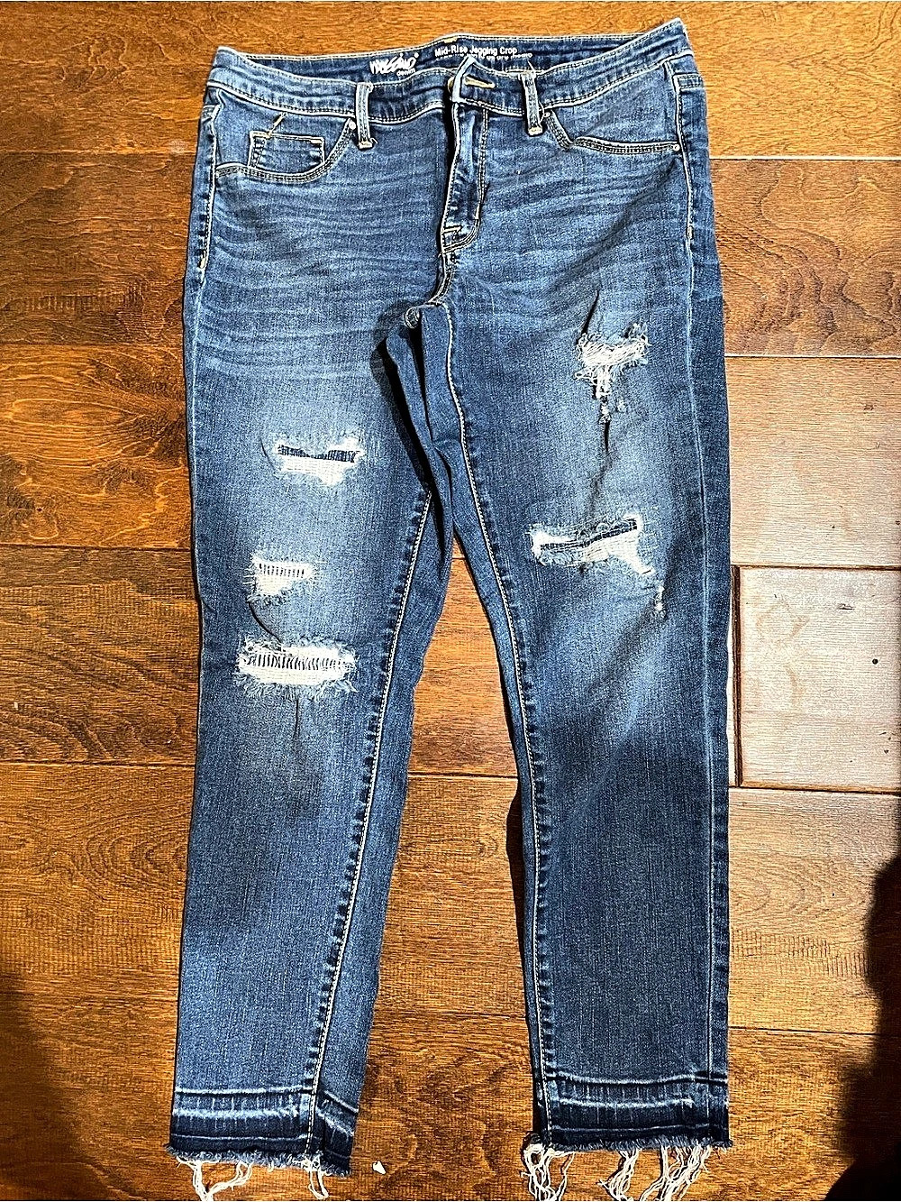 Mossimo Mid-Rise Jegging Crop Distressed Blue Skinny Jeans